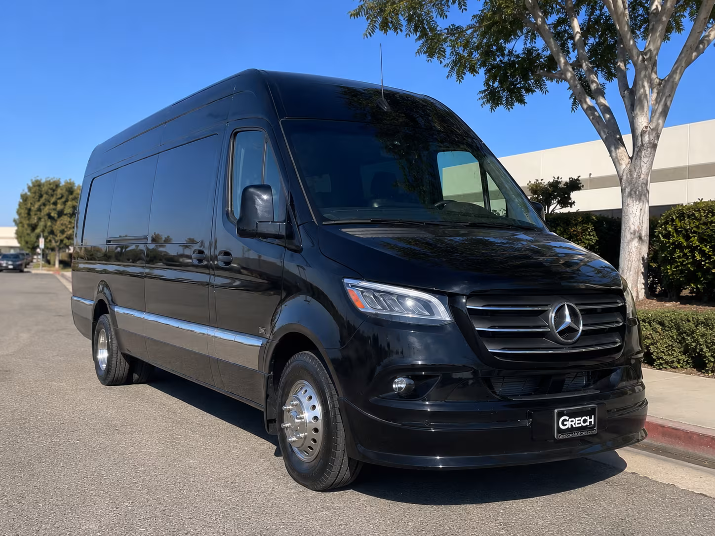20 passenger sprinter van