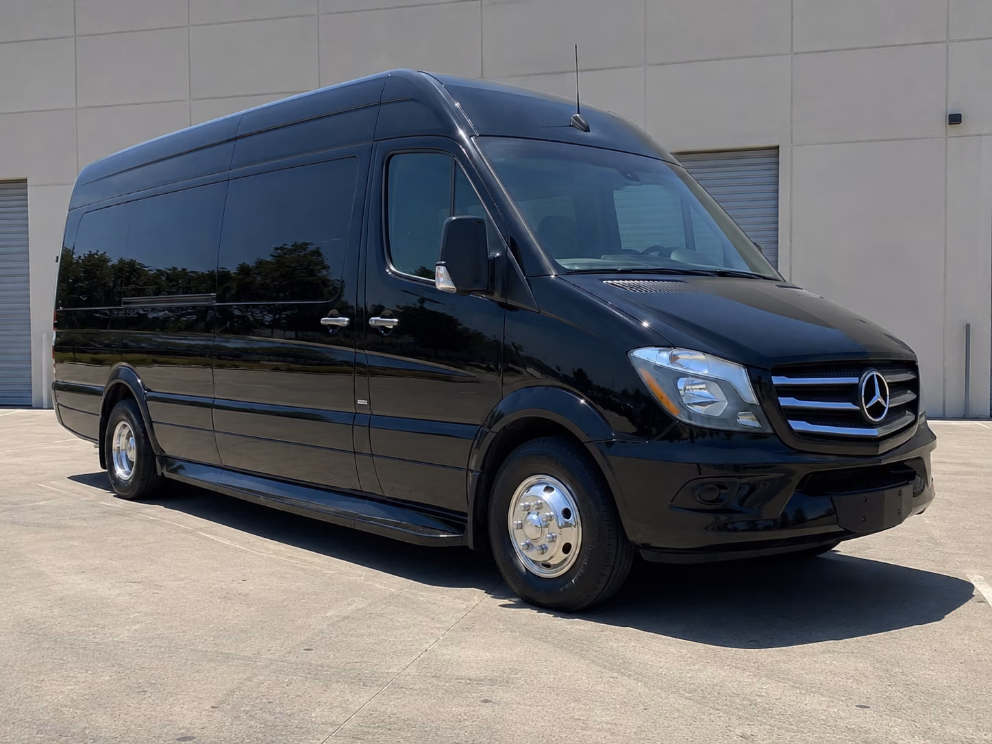 find the perfect transportation for your next airport transfer 1