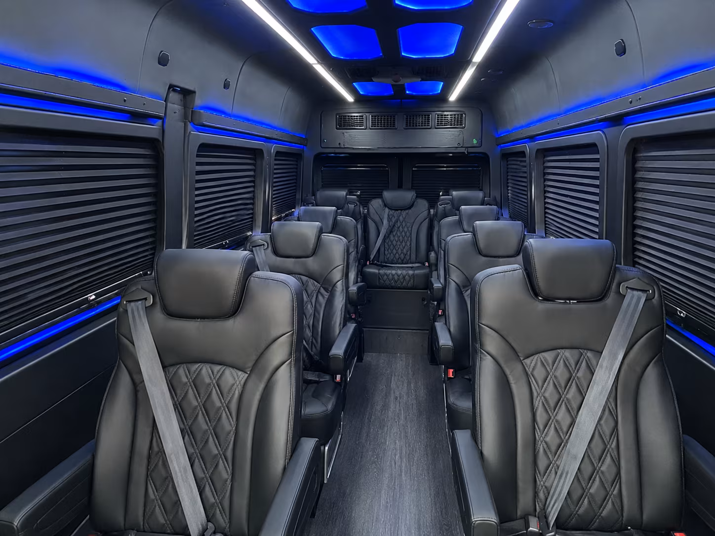 find the perfect transportation for your next airport transfer 3